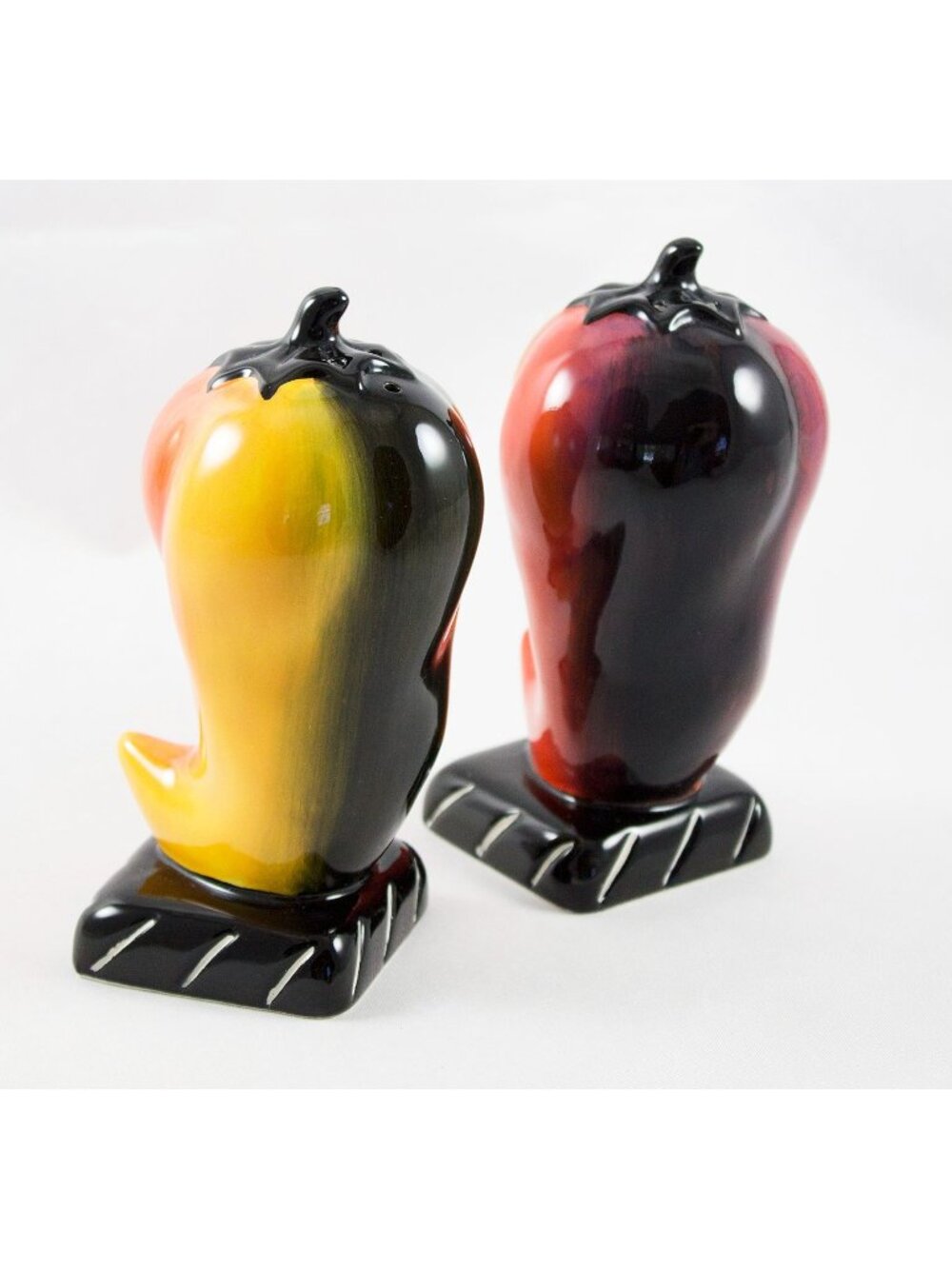 Clay Art Southwest Style Chili Peppers Ceramic Salt & Pepper Set 5.25" - Picture 2 of 8